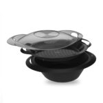 תמונה של ***סט וורומה לתרמומיקס Thermomix TM6/TM5***, סט מסננות למטבח 3 חלקים הניתנים לערום, מושלם לשימוש עם התרמומיקס שלכם. סט זה כולל קערה שחורה גדולה, מסננת מחוררת אפורה ומכסה שקוף עם חורים קטנים.