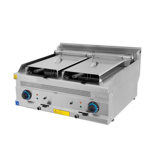 דגם צ'יפסר חשמלי 12 ליטר TC7FE400 תוצרת טורקיה הוא טיגון עמוק כפול מנירוסטה מסחרי המצוייד במכסים, ידיות שליטה ונורות חיווי, המיועד לטיגון מהיר ויעיל בכל מטבח.
