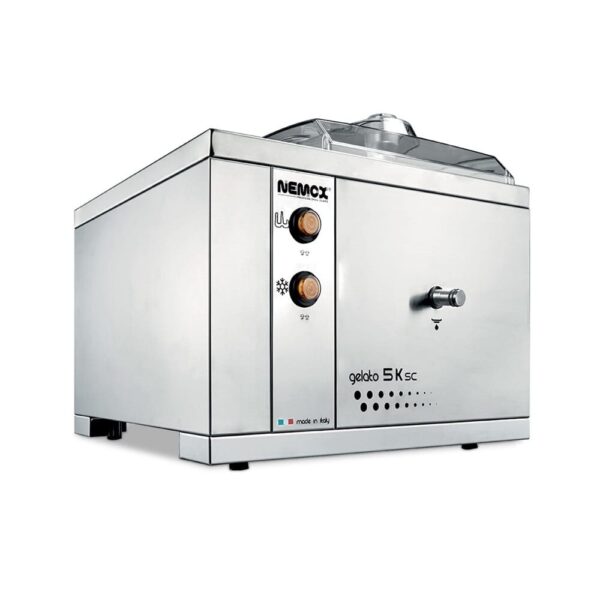 מכונת גלידה לשולחן “Silver Nemox Gelato 5K SC” עם ידיות שליטה ומכסה שקוף, מוצגת על רקע לבן.