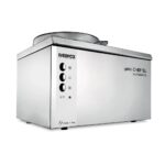 מכונת גלידה אוטומטית Nemox Gelato Chef 5L מפלדת אל-חלד, עם כפתורי בקרה ונורות חיווי בלוח הקדמי.